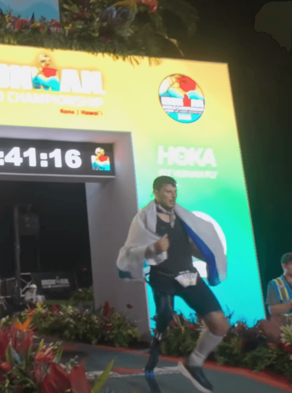 IDF Amputee Boris Shtonda Finishes Ironman in Hawaii