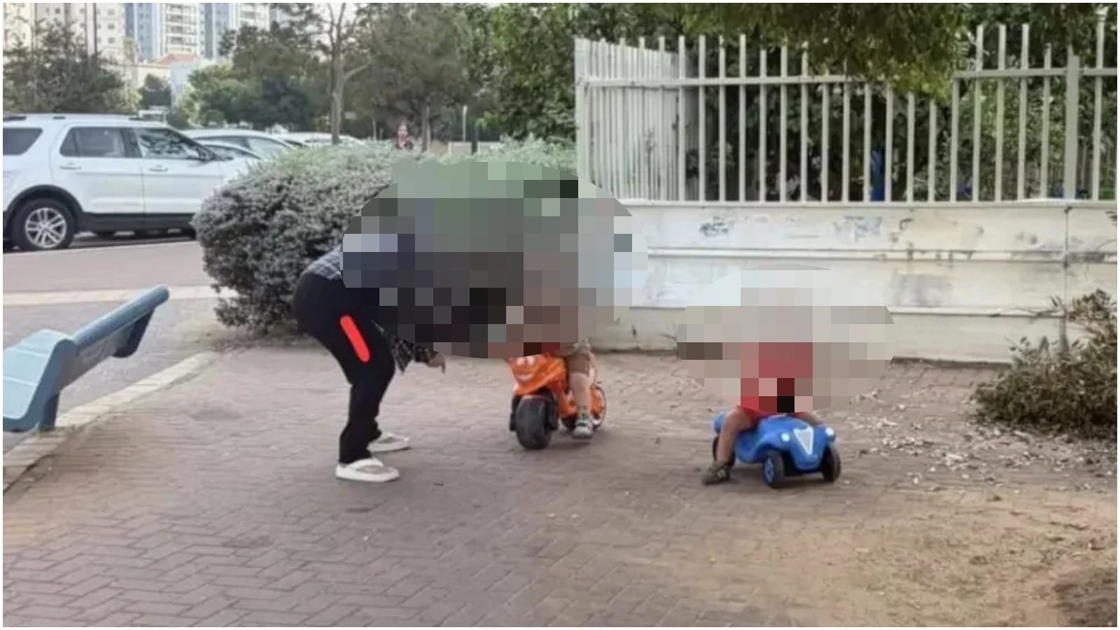 Six Toddlers Walk Out of Petach Tikva Daycare, Found Wandering Alone