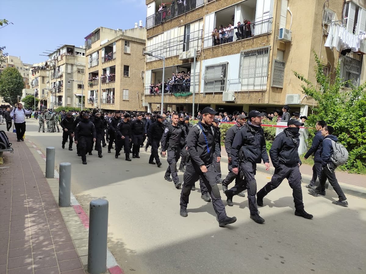 IDF to Jail Draft Dodgers for Months, not Weeks: 64,000 Chareidi Bochurim face Criminal Charges