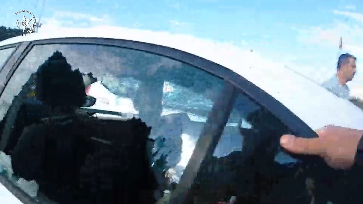 Police Smash Car Window to Save Toddler Locked Inside at Yavne Train Station