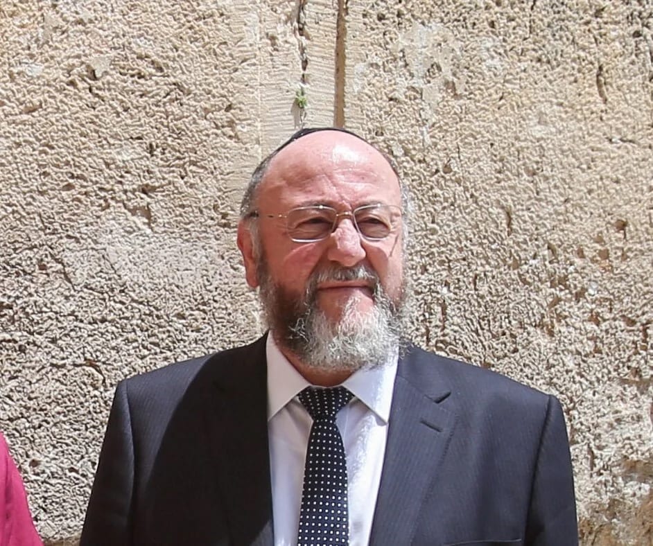 הרב הראשי של בריטניה: "יום אפל ליהודי המדינה"