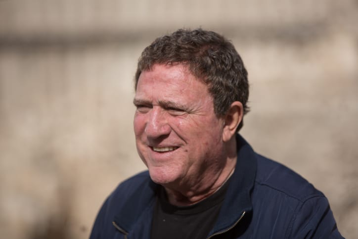 יהורם גאון משתף פעולה עם הזמר הפופולרי במגזר הדתי: "למען אחיי"