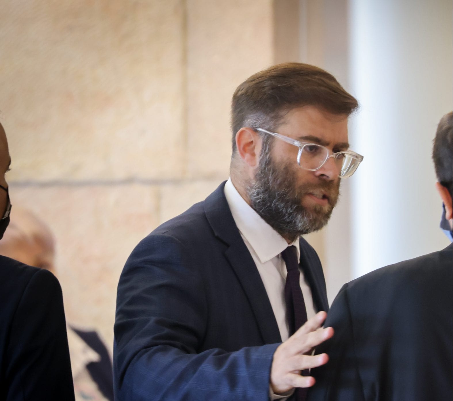 אורן חזן חושף למי יצביע בבחירות: "אני גם עוזר להם"