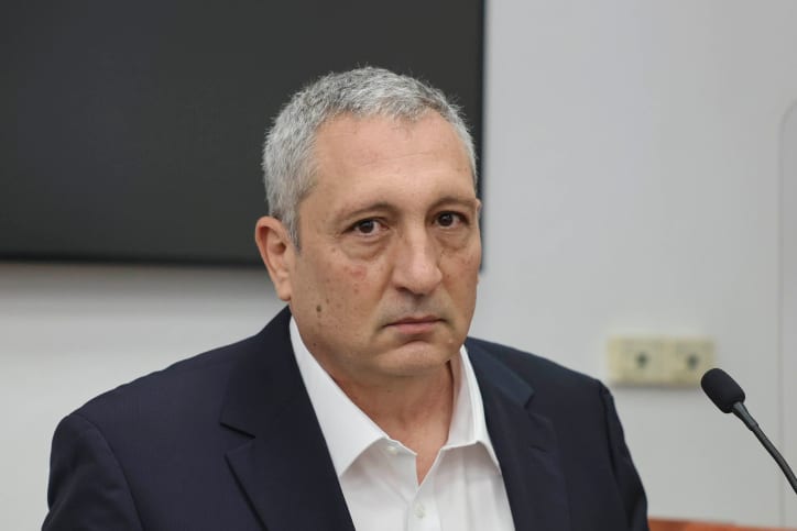 ניר חפץ חושף: זה הקשר בין ביבי לשרה נתניהו