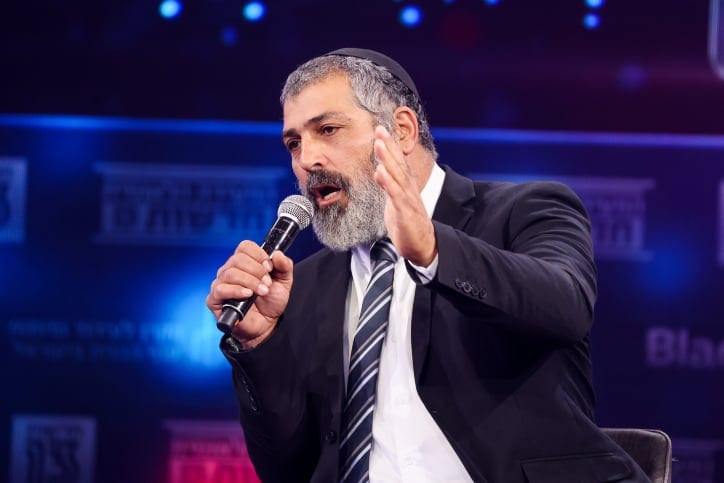 יום הולדת שמח: עשרה דברים שלא ידעתם על צבי יחזקאלי