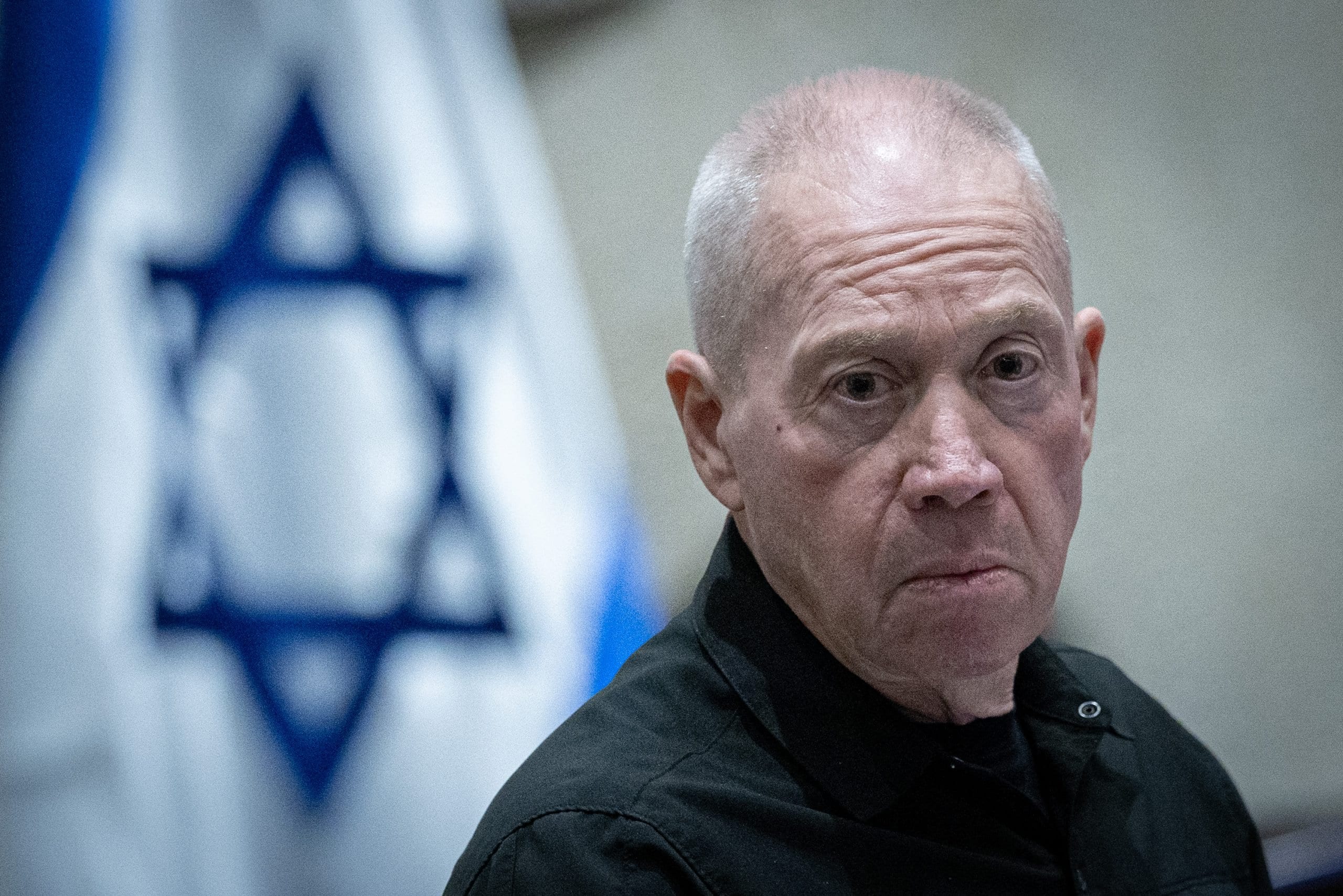 גלנט מודה בקולו: היה אפשר לשחרר את החטופים מוקדם יותר