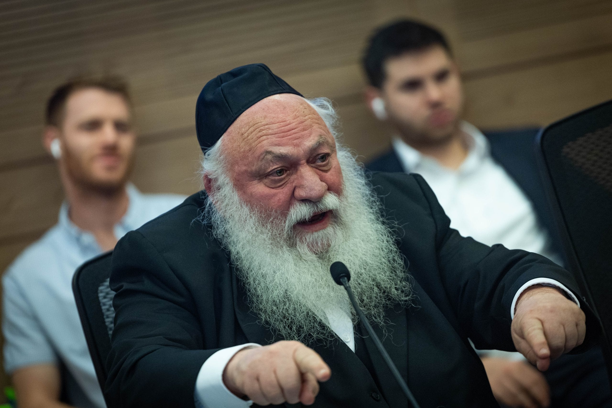 גורמים ביהדות התורה: גולדקנופף לא יצביע נגד ממשלה בראשות איזנקוט