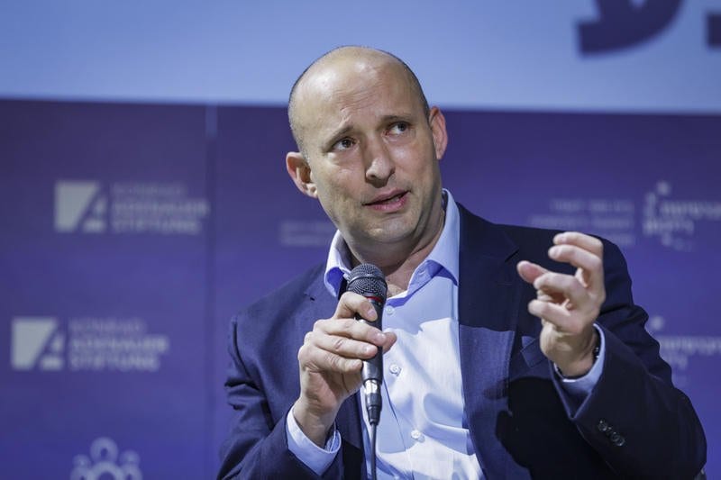 השר פותח הכל על בנט: "זה מה שבאמת היה שם"