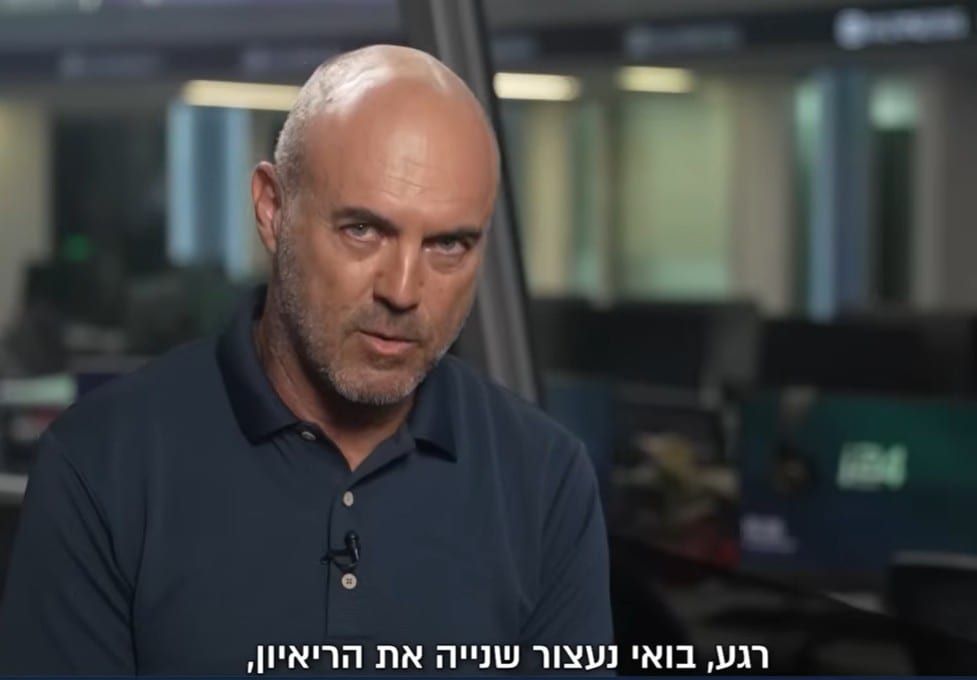המועמד החדש של ליברמן עצר ראיון כדי לקבל תדרוך