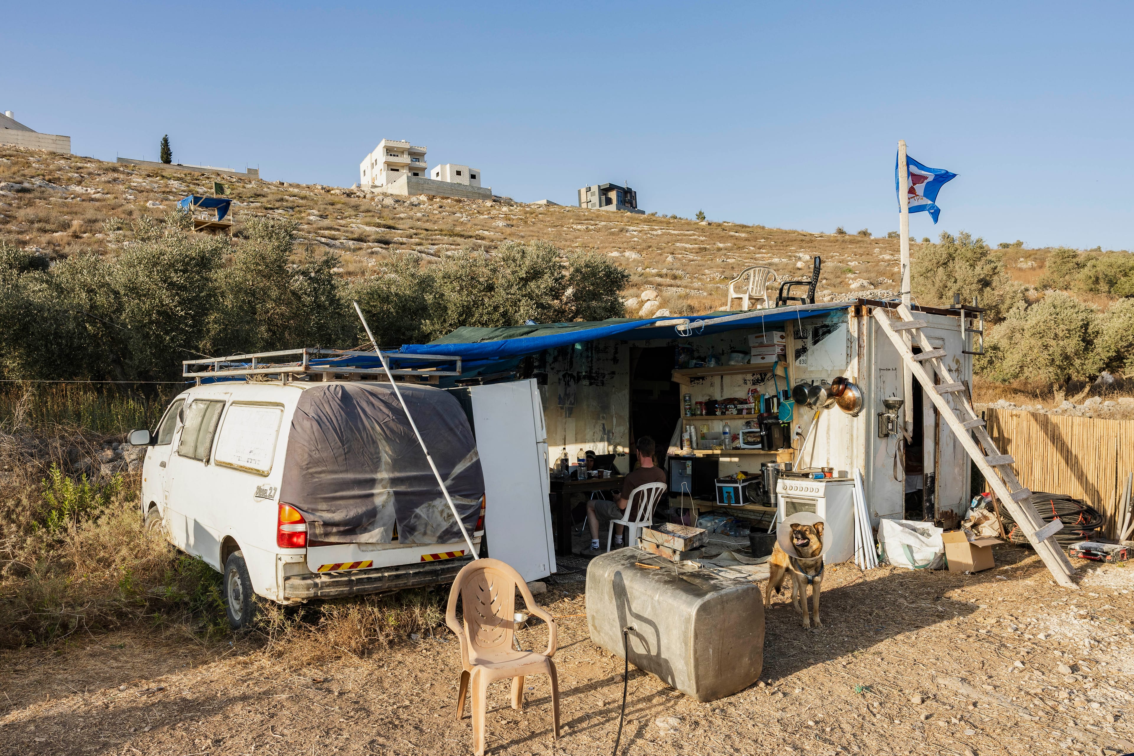 כ"ץ יוזם: תביעות כספיות נגד מקימי מאחזים
