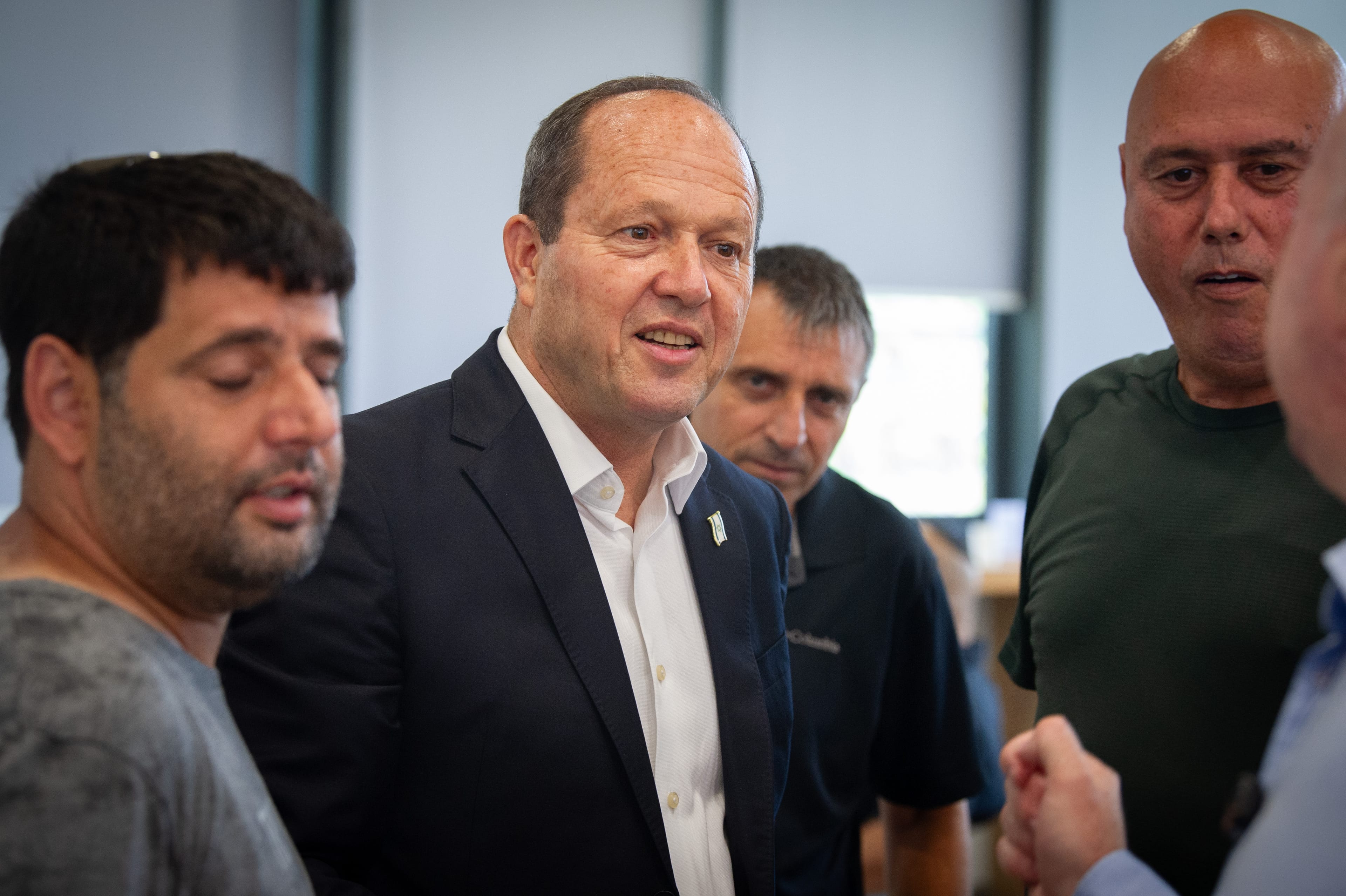 מהטענות לפוטש ועד למקום ה-16: ניר ברקת בדרך החוצה מהליכוד?