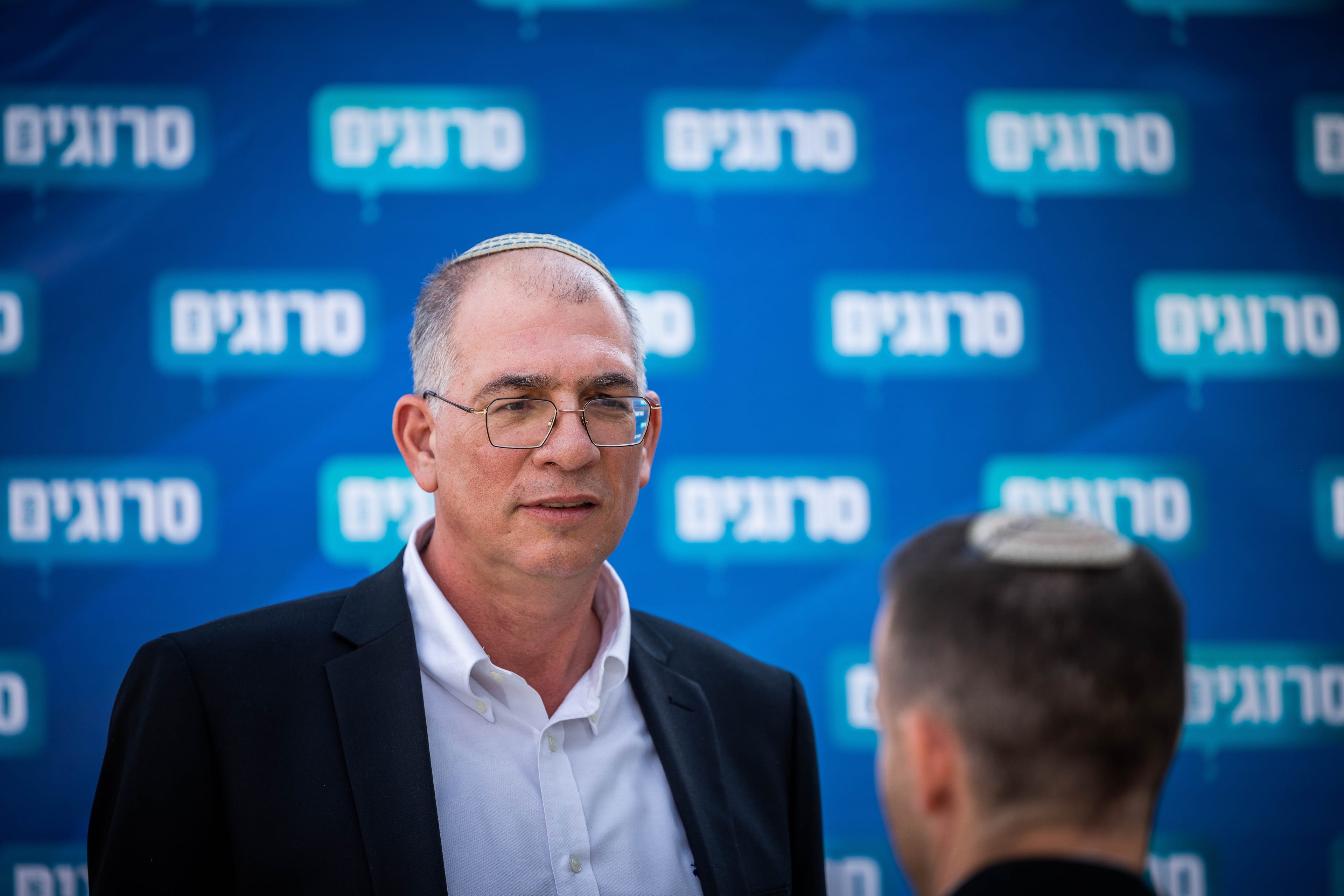 ניר אורבך לועג לבנט: "ואולי אנחנו אלה שטעינו בך"