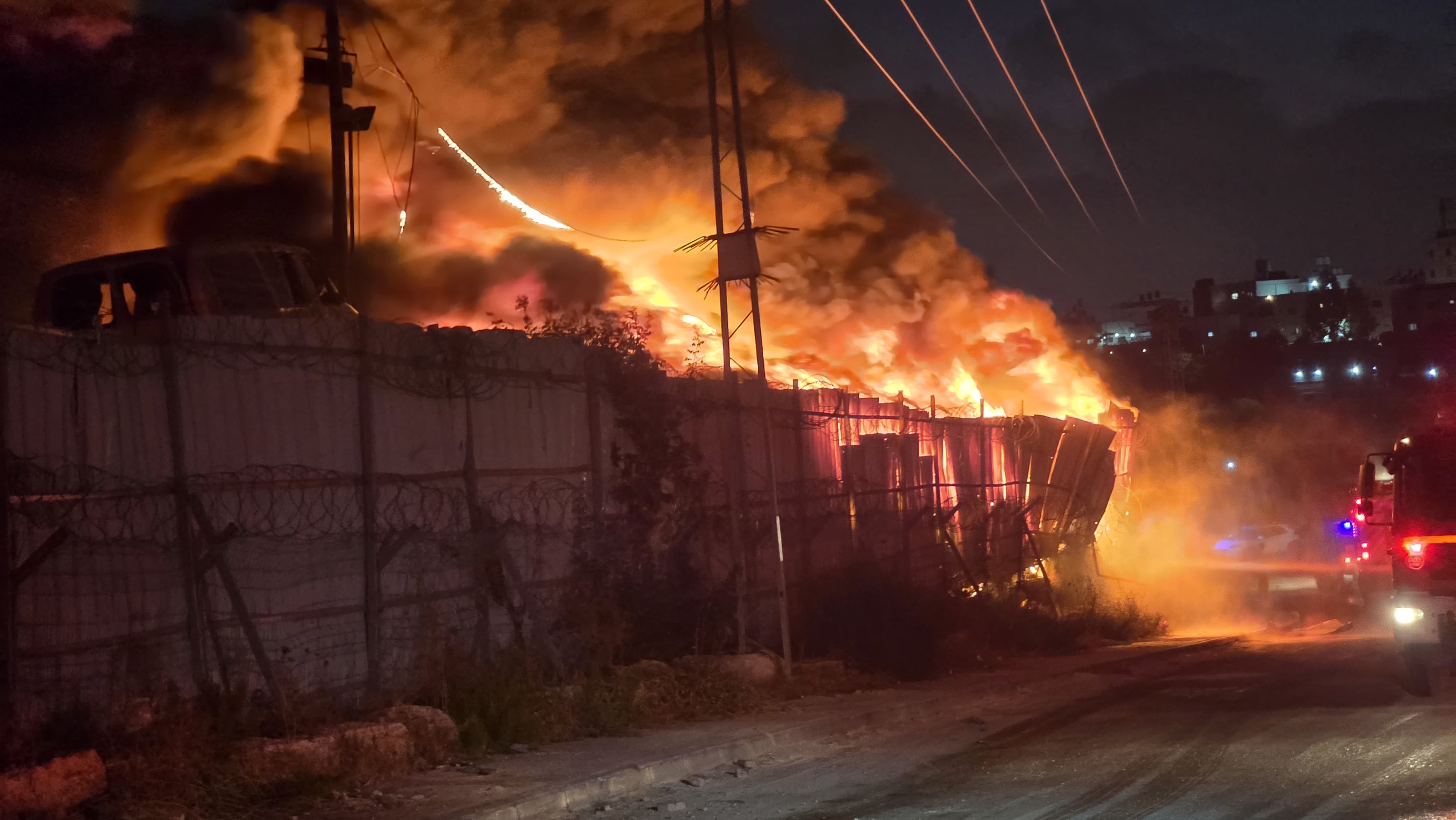 אחרי 16 שעות: הושגה שליטה על שריפת הענק בקרית ארבע