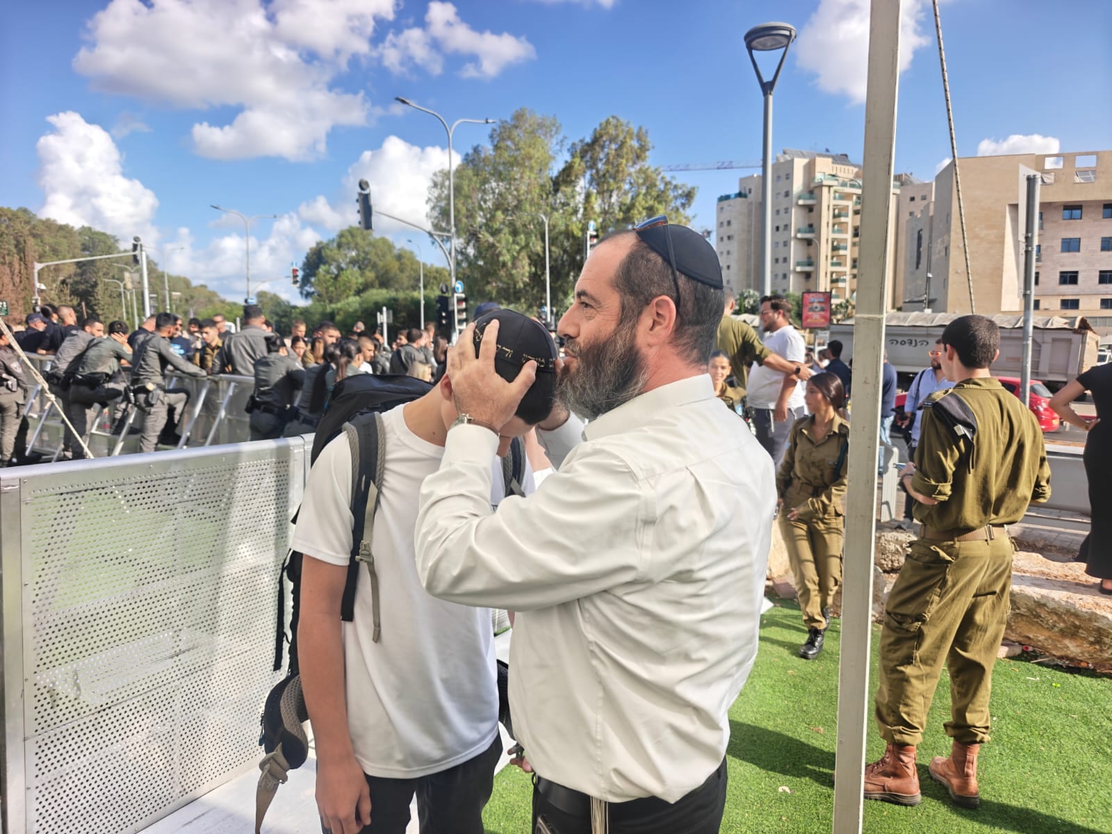מאות חרדים מתגייסים לצה”ל: מרביתם ללוחמה | צפו