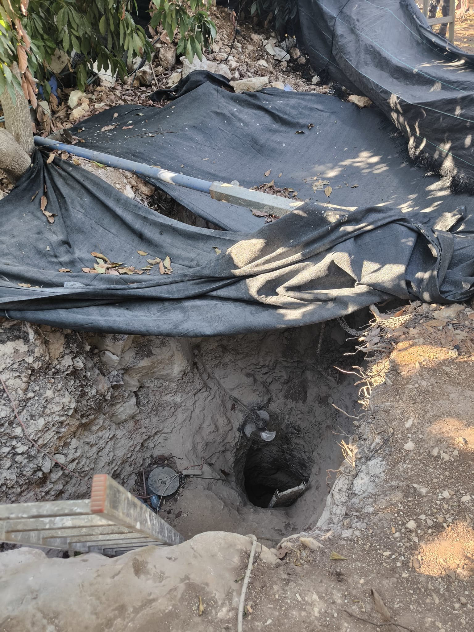 מנהרה ענקית בעומק 25 מטר נחשפה מתחת לקלקיליה