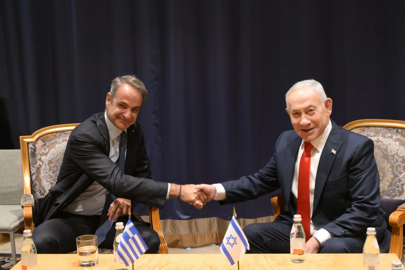 רגע לפני הנאום בעצרת: נתניהו נפגש עם ראש ממשלת יוון