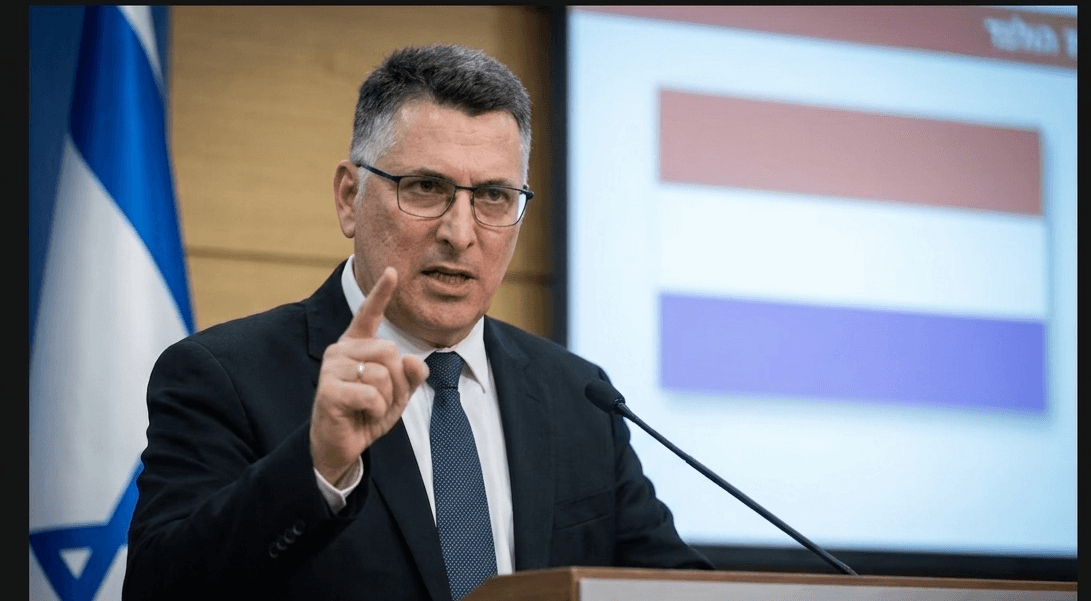 מכה דיפלומטית: גדעון סער בתגובה חריפה נגד הולנד