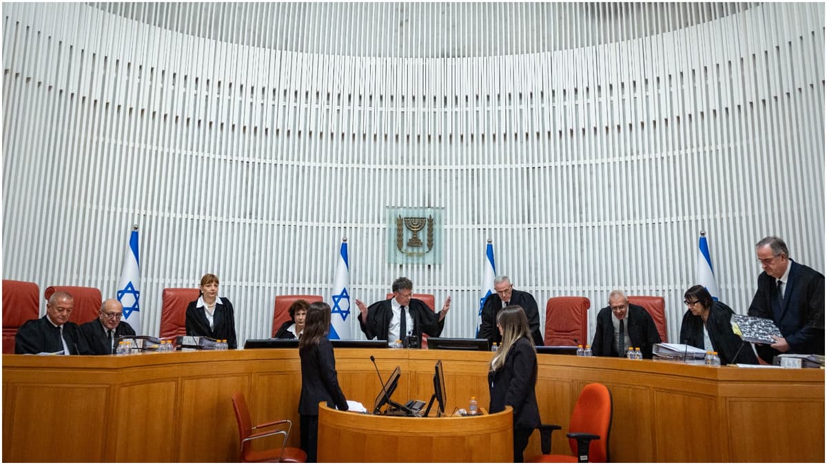 פחות משבוע לבחירות: בג"ץ מנחית מכה נוספת על נתניהו