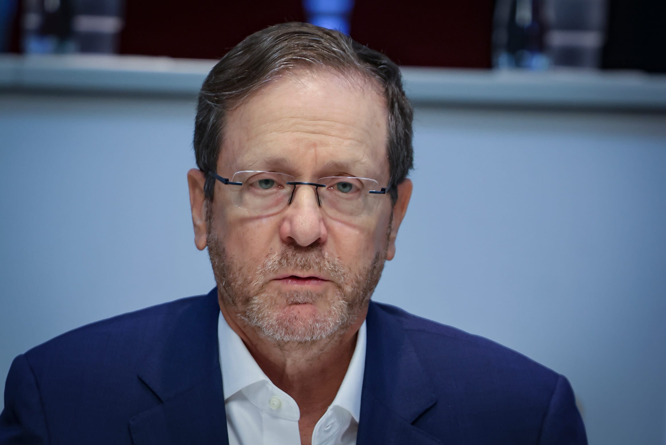 מתקפה חריפה משמאל על הרצוג: "יש גבול לפחדנות שלו"