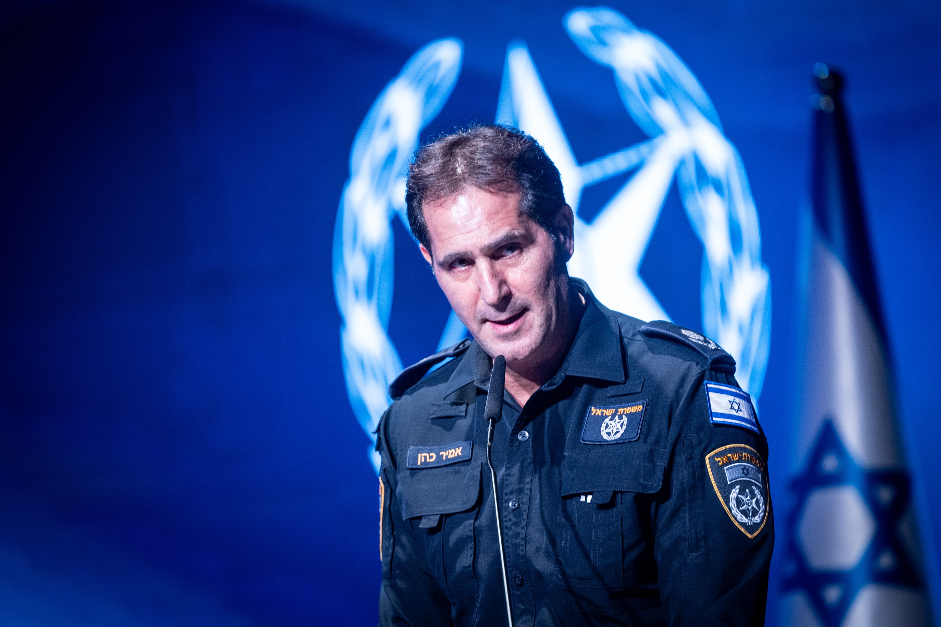 טלטלה בצמרת המשטרה: הניצב הבכיר פורש ומכוון למפכ"לות