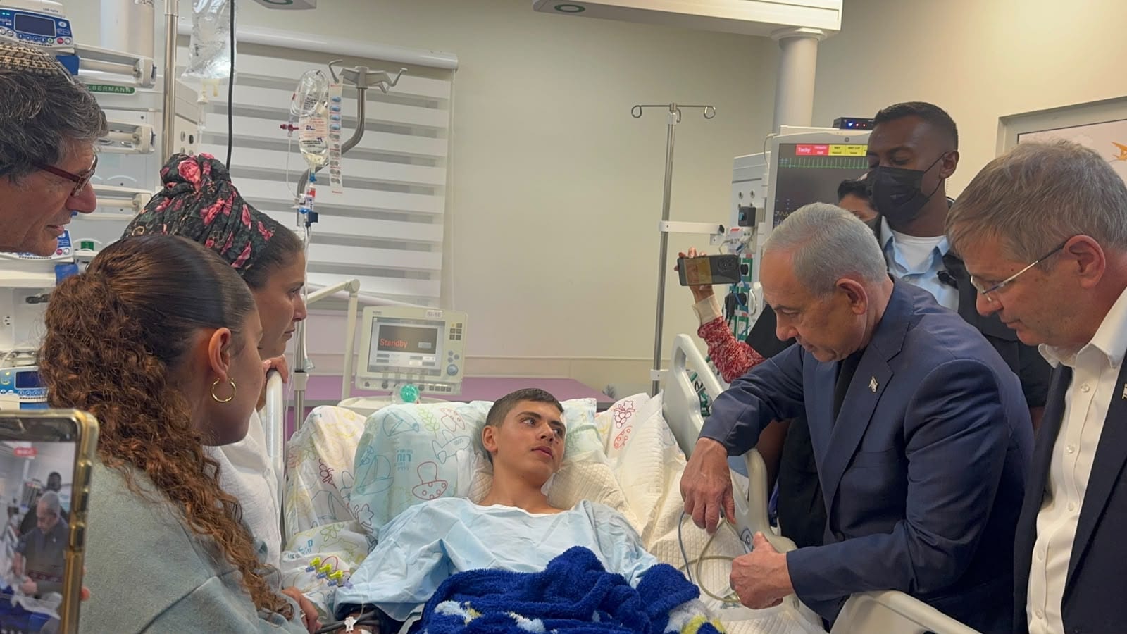 הפצוע סיפר: ״הוא פתח את ההברגה - ואז זה התפוצץ"
