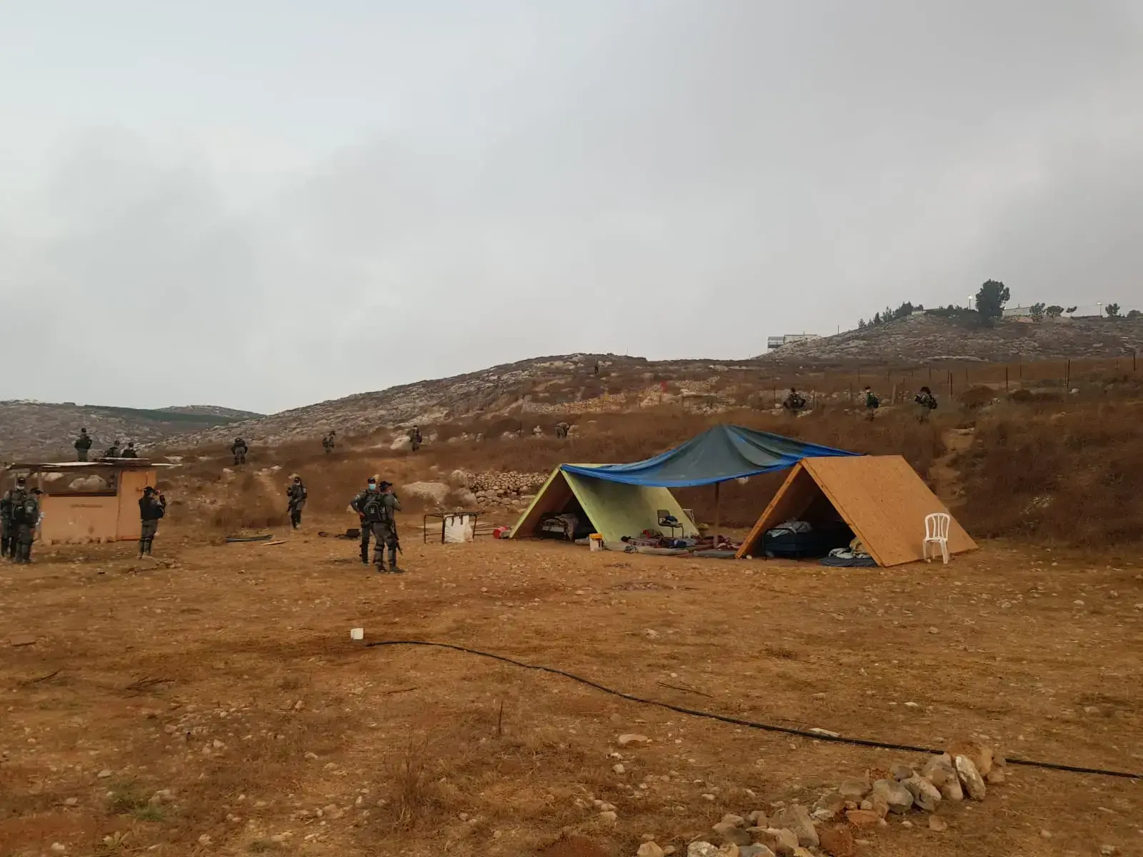 מתנחלים מטילים מצור על בתי פלסטינים במשך שלושה ימים - בצה"ל מסתפקים בגינוי
