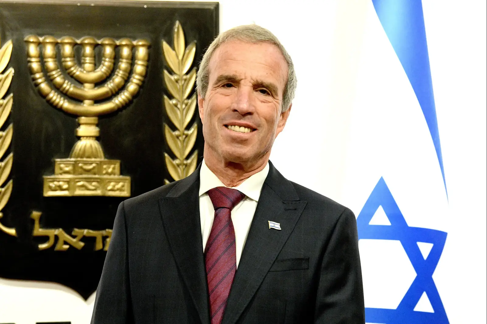 חבר הכנסת אלעזר שטרן הודיע על עזיבת "יש עתיד" והתפטרות מהכנסת
