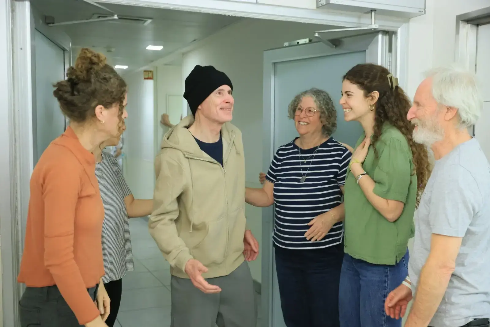 מוני מושונוב וסנדרה שדה ייכנסו לנעלי אביבה וקית' סיגל במחזה החדש
