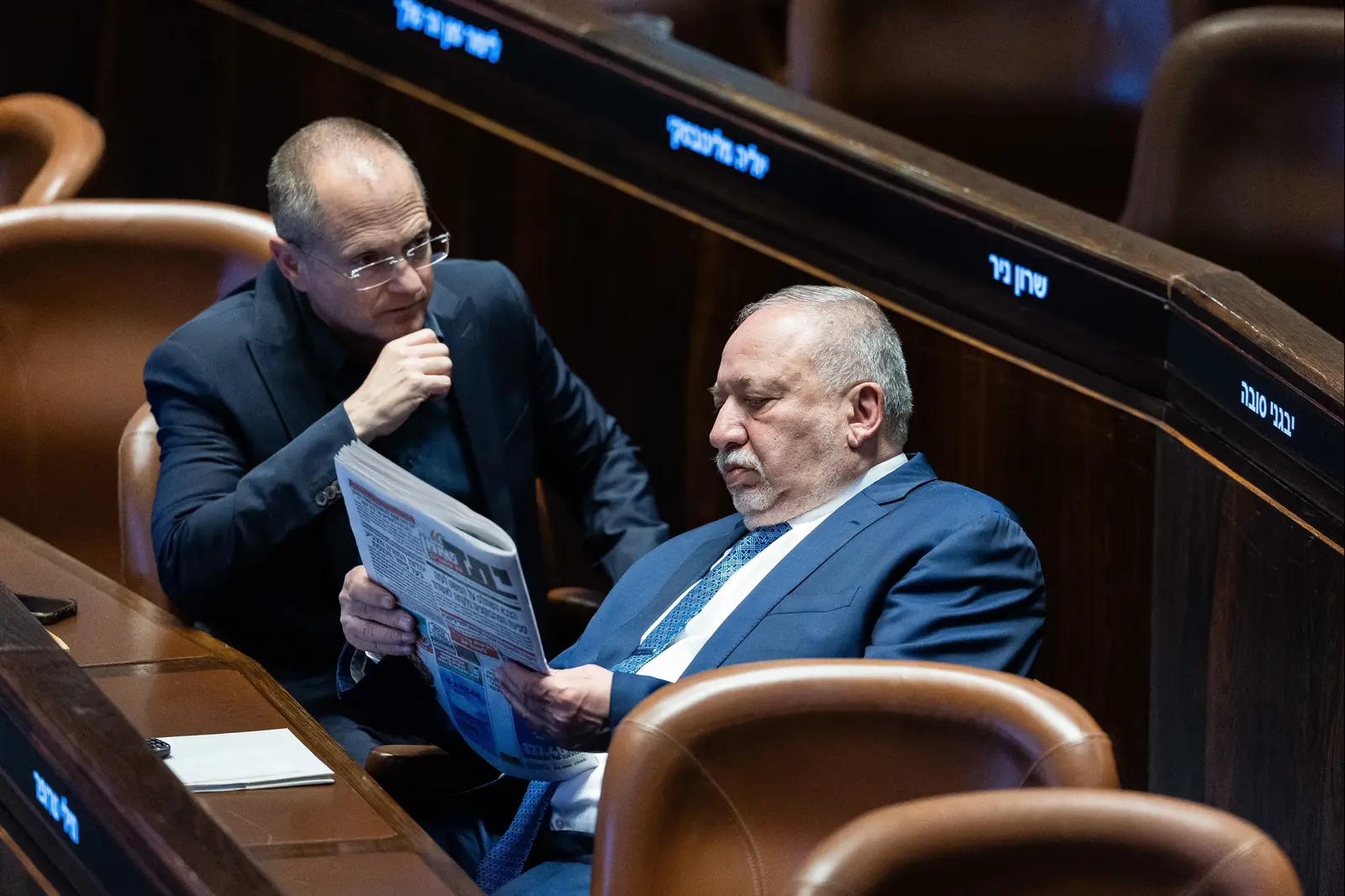 חבר ישראל ביתנו תוקף: "הבעיה היא שאיזנקוט מנהל את קמפיין המפלגה הגדולה - זה רק גורם נזק"