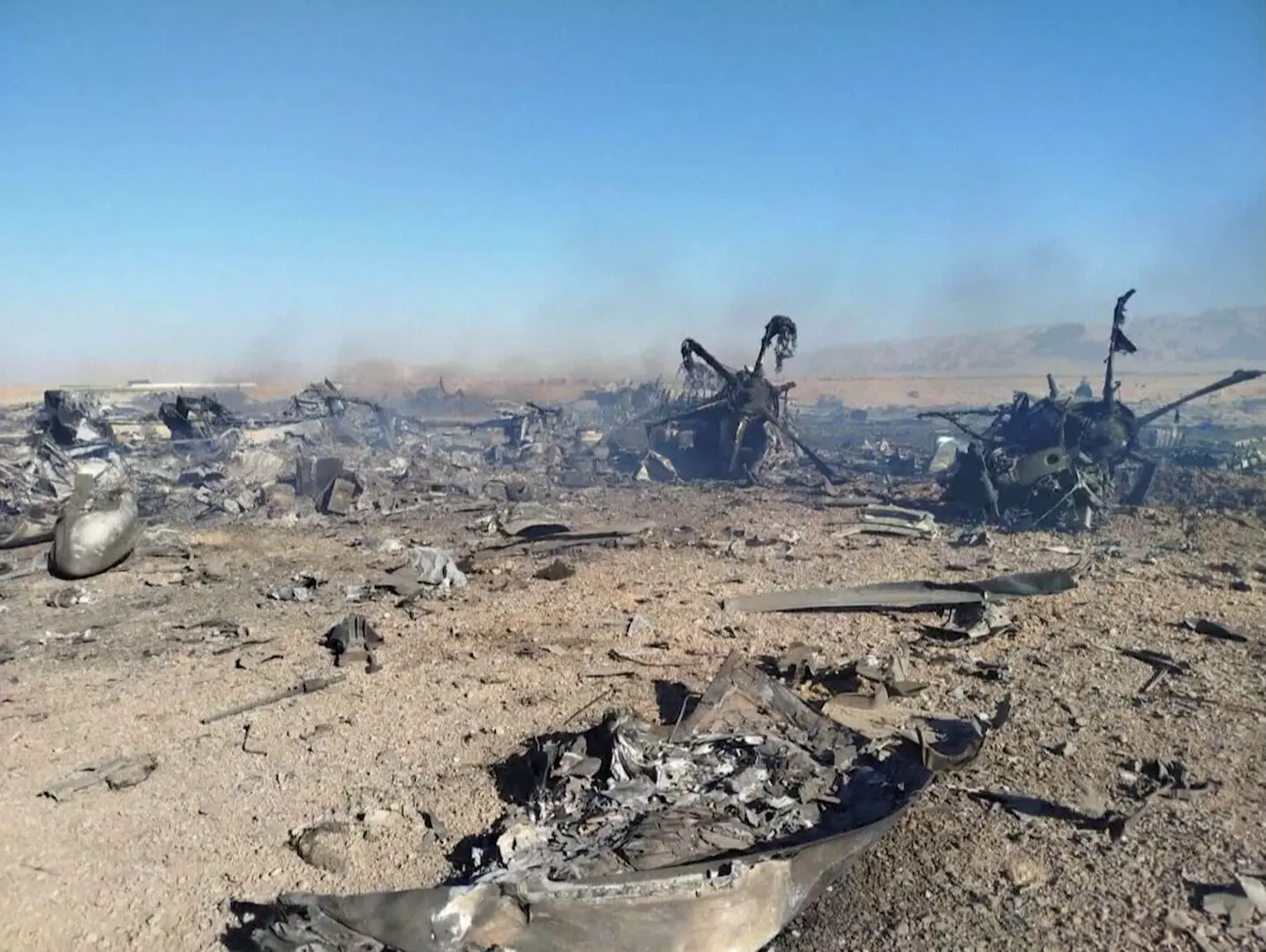 "אל תיתן לחוסר מוטיבציה להביא אותך לטלוויזיה האיראנית": כך שרד הקצין האמריקני בלב איראן