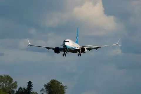 תפילות וצעקות במטוס האיראני: תקלה לאחר ההמראה ונחיתת חירום במשהד | תיעוד