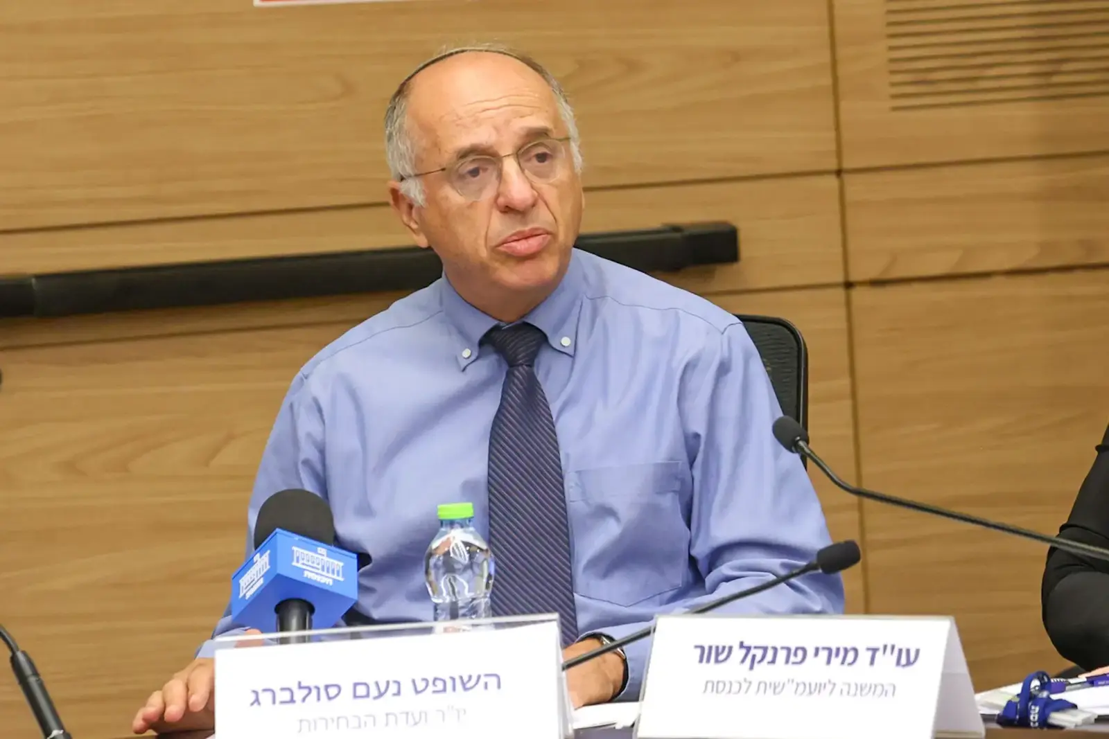 הגנה על הפרטיות או "גניבת בחירות"? ההחלטה הדרמטית שמתסיסה את הרשת
