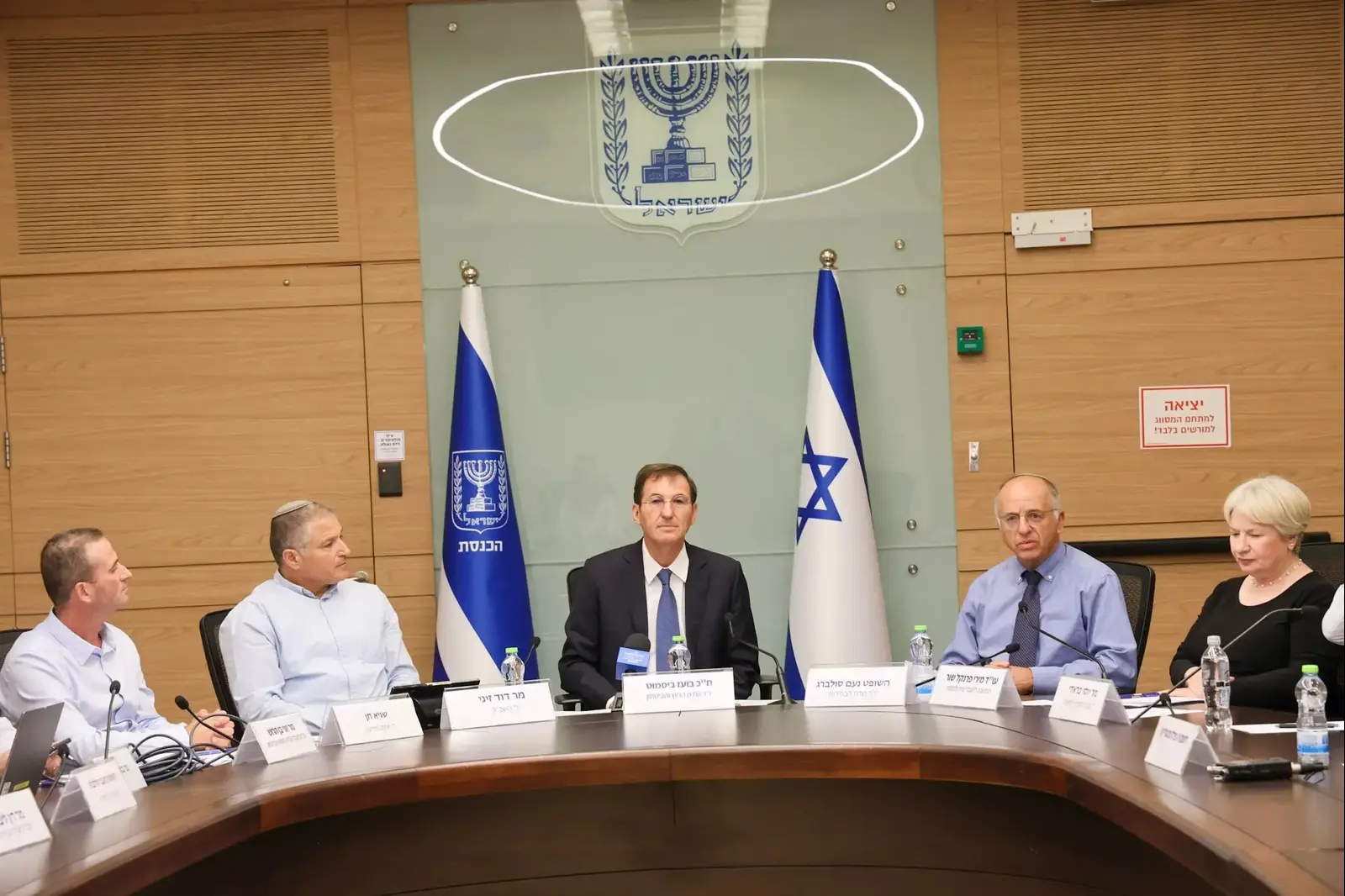 סוף למעקב בקלפיות: נאסר על נציגי המפלגות לדווח מי הצביע