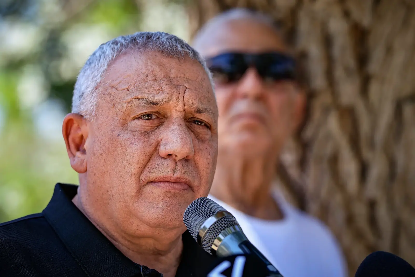 איזנקוט עקץ את בנט וגולן, בכיר באופוזיציה תקף בחזרה: "הסקרים סנוורו אותו"