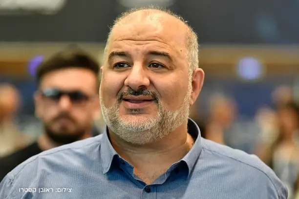 פרסם תגובה נגד מנסור עבאס - ונעצר בחשד להסתה לאלימות