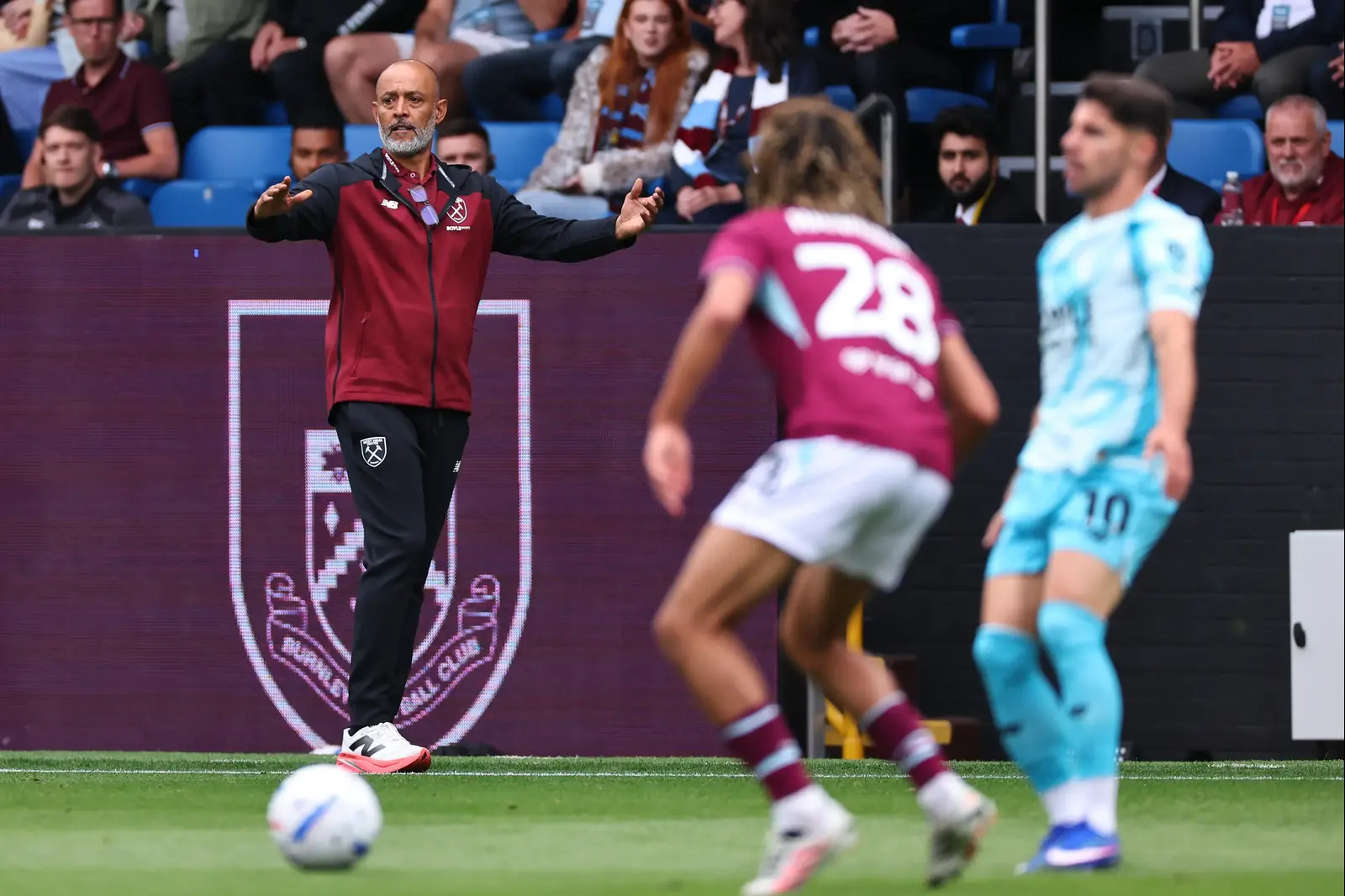 חי בספורט2: סולומון פתח, ברנלי - ווסטהאם 1:0 (מחצית 2) | צפו
