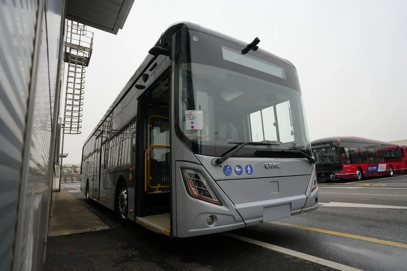 אגד נכנסת לראשונה לייבוא אוטובוסים: תמכור את CRRC מסין