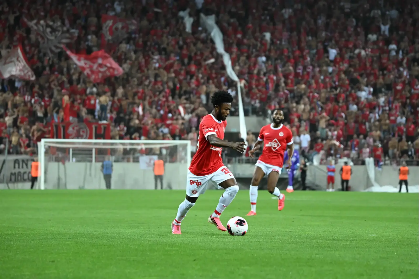 חי בספורט1: הפועל תל אביב - אטאלנטה 0:0 (מחצית 2)