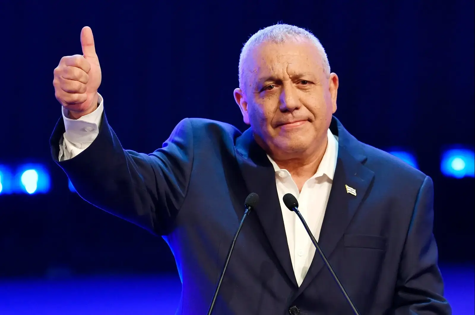המלכוד של איזנקוט: בדרך להיות המפלגה הגדולה הוא עלול להישאר בלי גוש