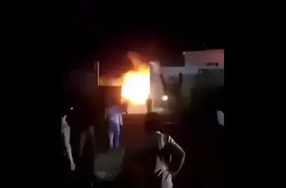 שריפה קטלנית בכלא בסוריה: תשעה אסירים נהרגו ו-17 נפצעו | תיעוד