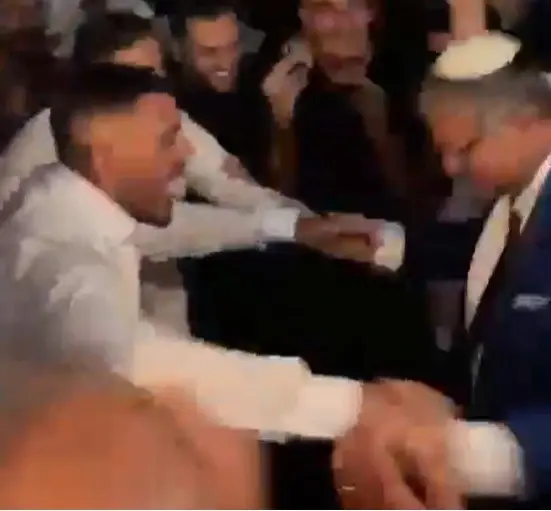 הרשת סוערת: איתן אזולאי רוקד עם איתמר בן גביר בחתונתו