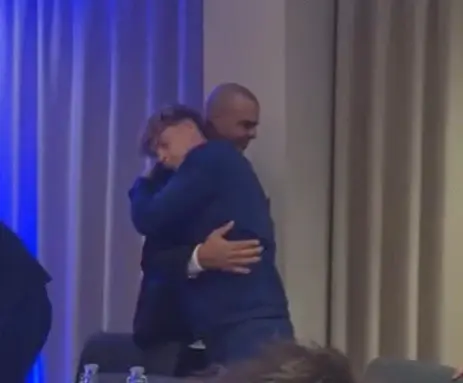 בקול שבור ונרגש: צפו בנאום הפרידה של גיא לוזון משחקני הצעירה