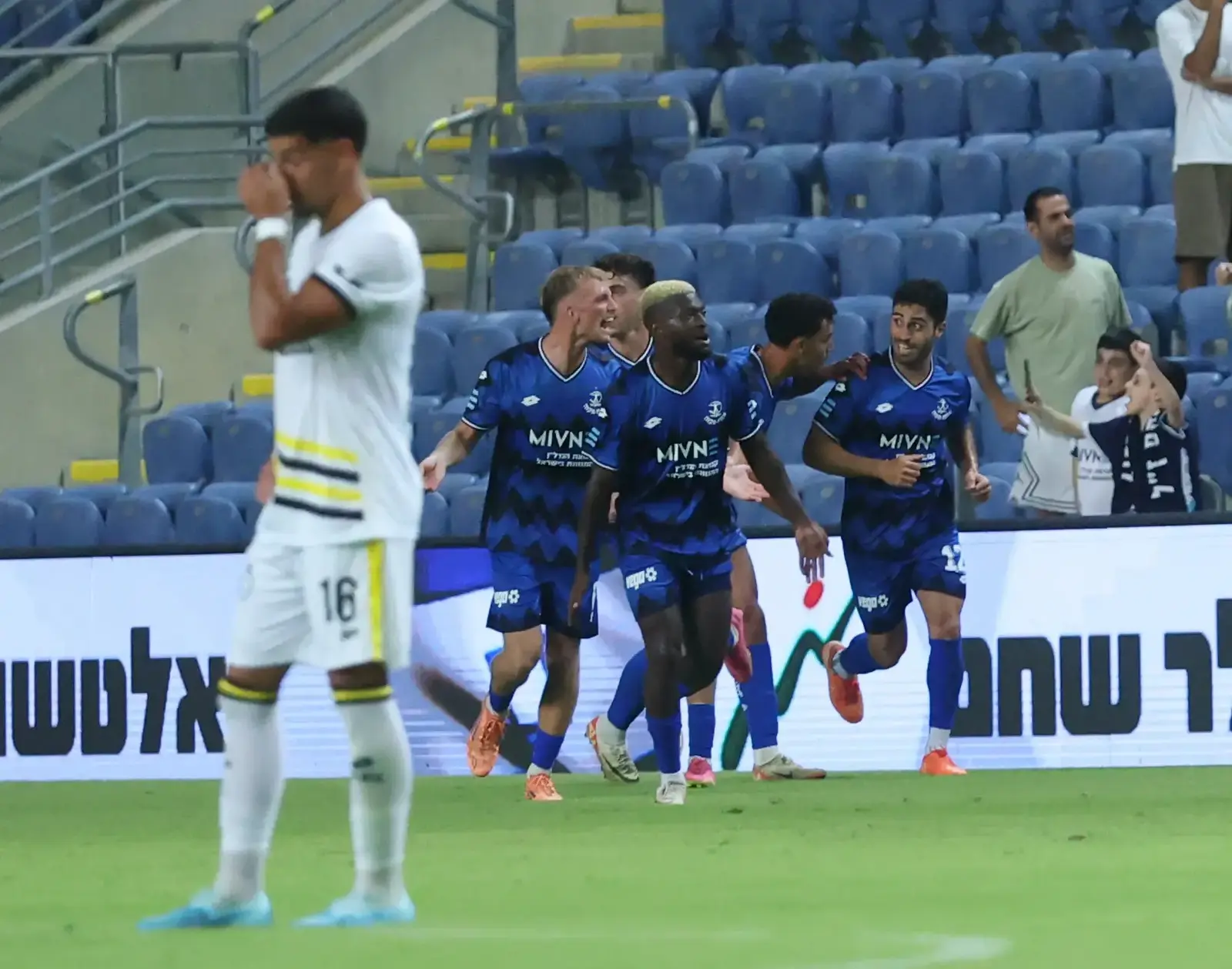 הפועל פ"ת תטען בדיון: "נושא החילופים באחריות השופטים בלבד"