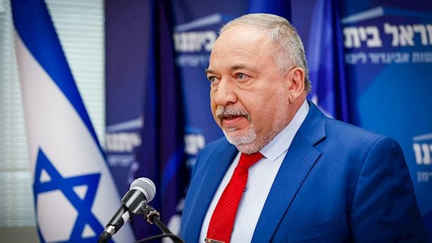 אביגדור ליברמן נגד ראש השב"כ: "חייב להסיק מסקנות וללכת הביתה"