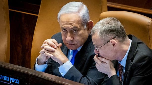 יריב לוין גורש ממשחק של הפועל ת"א: "איך אתה לא מתבייש? חרא"