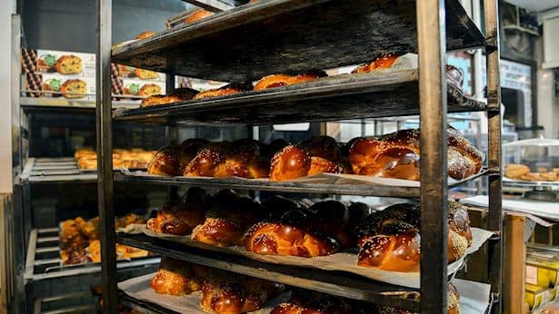 מכה לצרכנים: גל ההתייקרויות החדש על מוצרי היסוד - "עד 15% יותר"