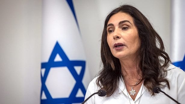 מירי רגב חוגגת: "לא להאמין, אני סבתוש"