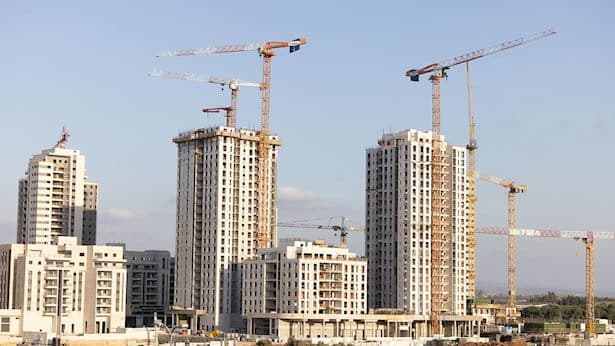 פצצה מתקתקת: הערים שבהן אלפי דירות תקועות