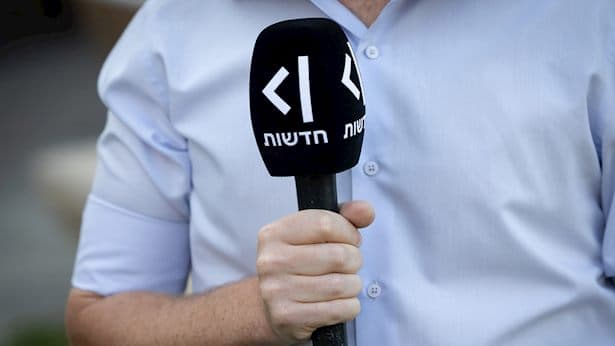 כאן 11 בהחלטה משמעותית: החליטה להפסיק את הופעתו של הפרשן