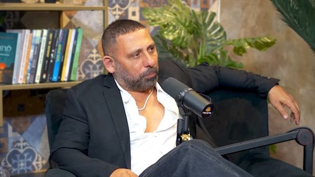 אשר בן עוז: "הרכב והדירה לא על שמי? כי אני גאון ואתה טיפש"